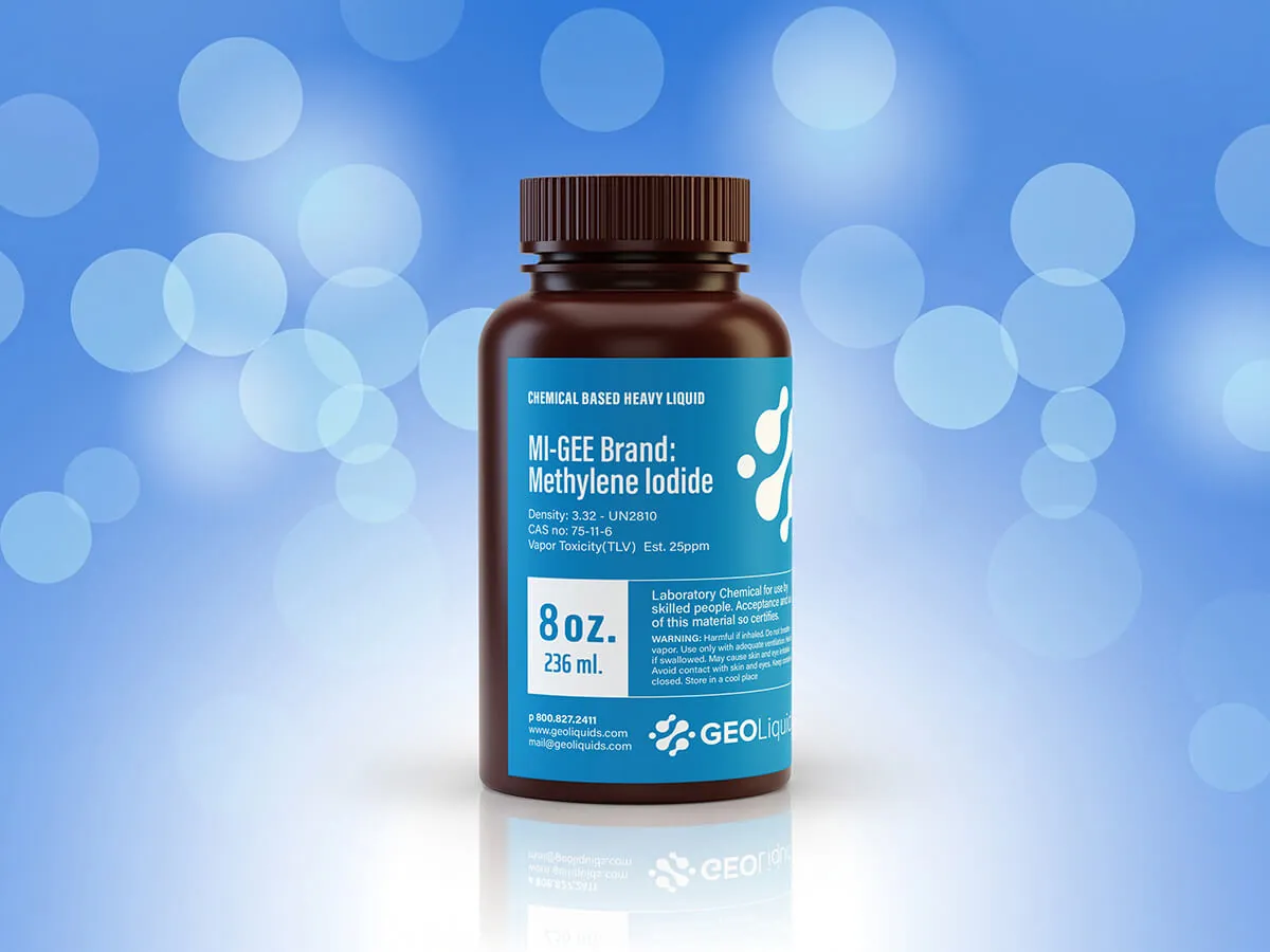 Methylene Iodide Chemical Bottle — Photorealistic Chemical & Pharma 3D Product Rendering & CGI Visualization by 3diz Studio